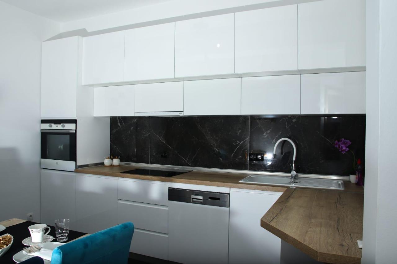 Apartman "Park" Ливно Екстериор снимка
